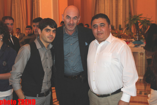 Emil Bədəlov ilin toyunu çaldırdı (FOTO)